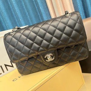 CHANEL Classic Double Flap Quilted Caviar Leather Jumbo Black CC bag